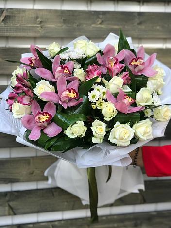 Букет цветов из: Розы и Хризантемы в Ждановский