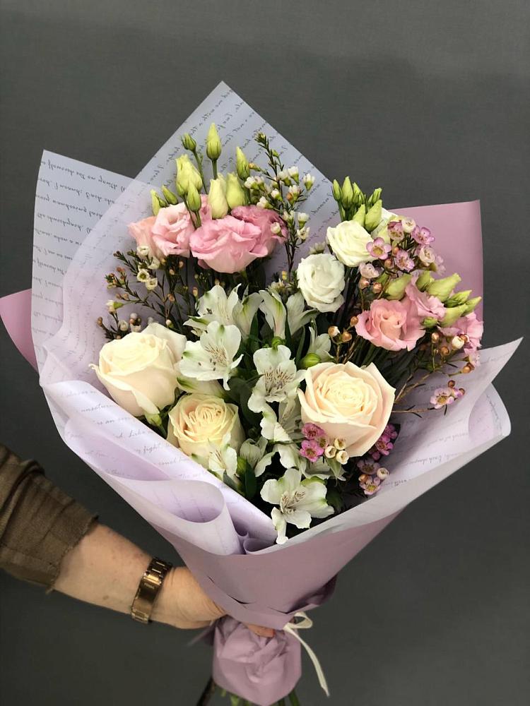 Букет цветов из: Альстромерии, Розы и Лизиантусы в Ждановский