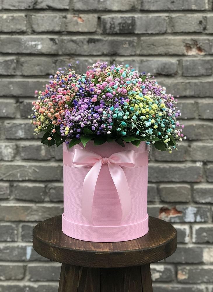 Цветочная композиция из Гипсофила и Розы в шляпной коробке в Ждановский