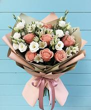 Букет цветов из:  Розы, Альстромерии и Лизиантусы в Ждановский