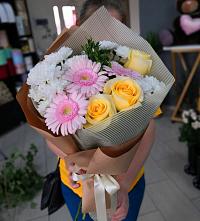 Букет цветов из:  Герберы, Розы и Хризантемы в Ждановский