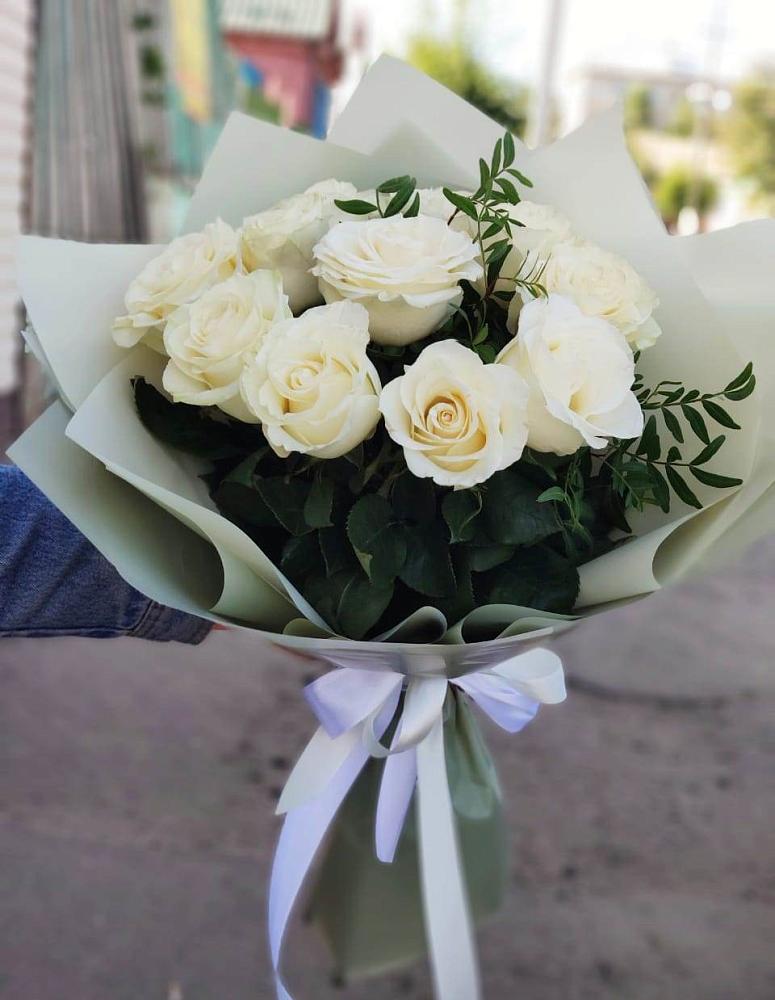 Букет Белые розы Проуд в Ждановский