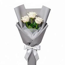Букет 3 белые розы в Ждановский