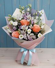 Букет цветов из:  Лизиантусы, Розы, Альстромерии и Гипсофила в Ждановский