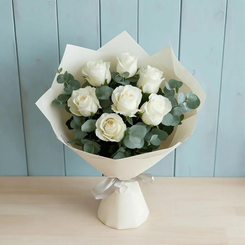 Букет Белые розы в Эвкалипте в Ждановский