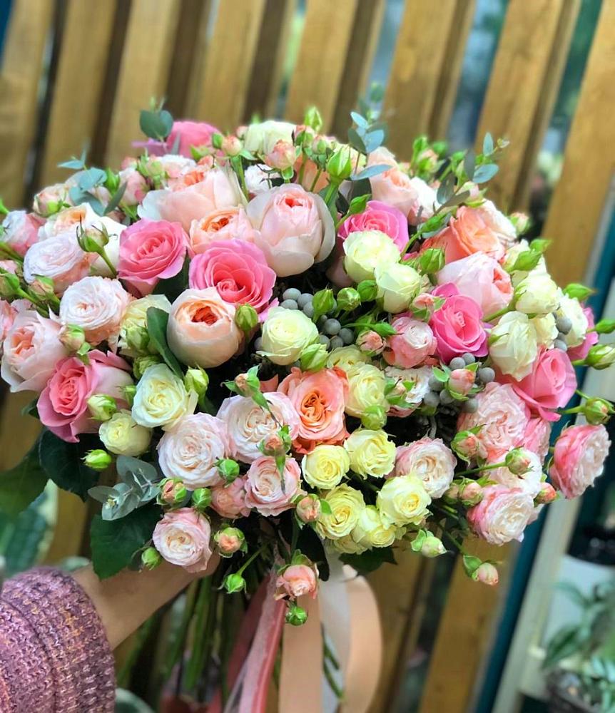 Букет цветов из: Розы в Ждановский