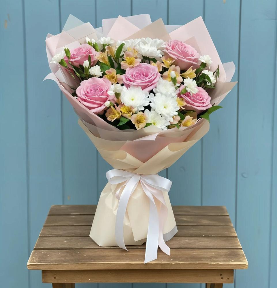 Букет цветов из: Гвоздики, Орхидеи и Розы в Ждановский