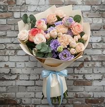 Букет цветов из:  Розы, Лизиантусы и Гвоздики #REPLACE_PRED# Ждановский